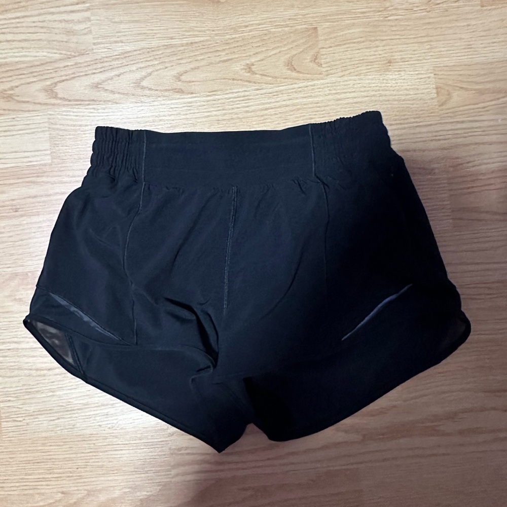 lululemon hotty hot shorts high rise 2.5 inch